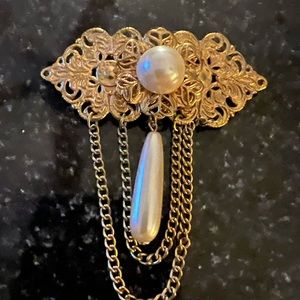 Vintage Victorian Inspired Brooch